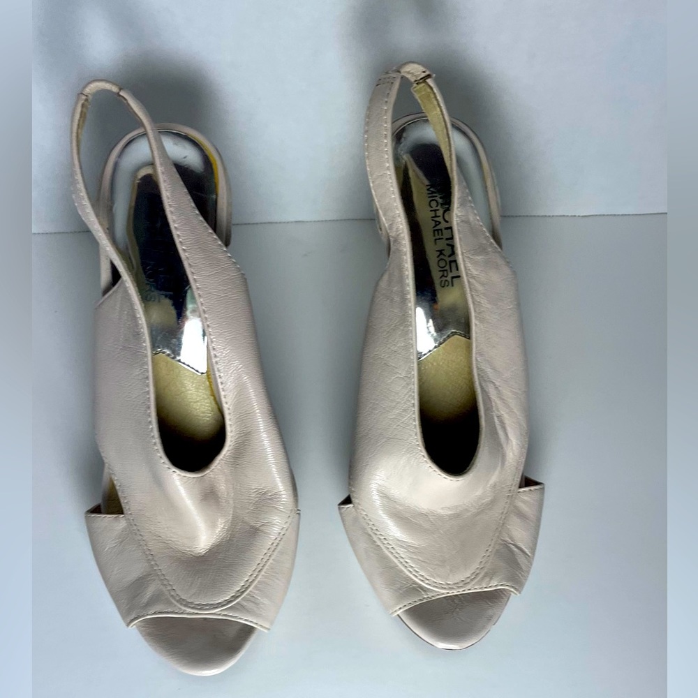 Micheal Kors Hi-heels Cream Color Size 7